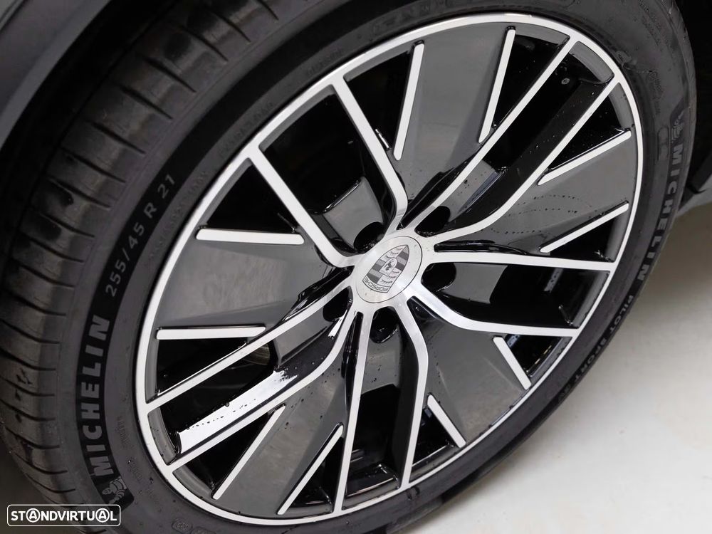 Porsche Macan Electric 4 - 25