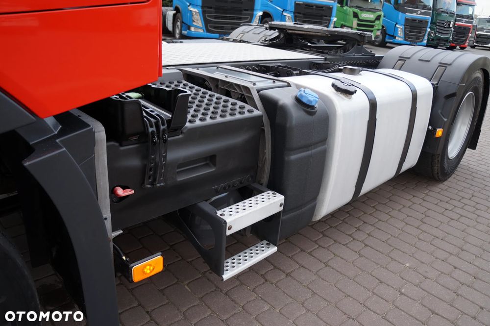 Volvo FH 4 EURO 6 GLOBETROTTER NISKI PRZEBIEG PEŁEN SERWIS - 7