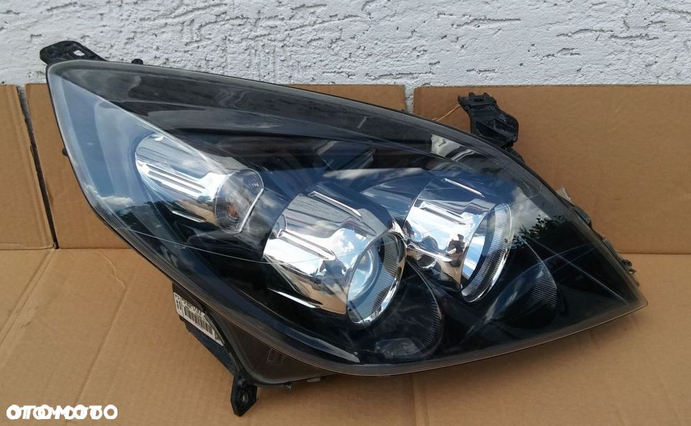 Xenon prawy Lampa prawa Opel Astra H 2007- - 1