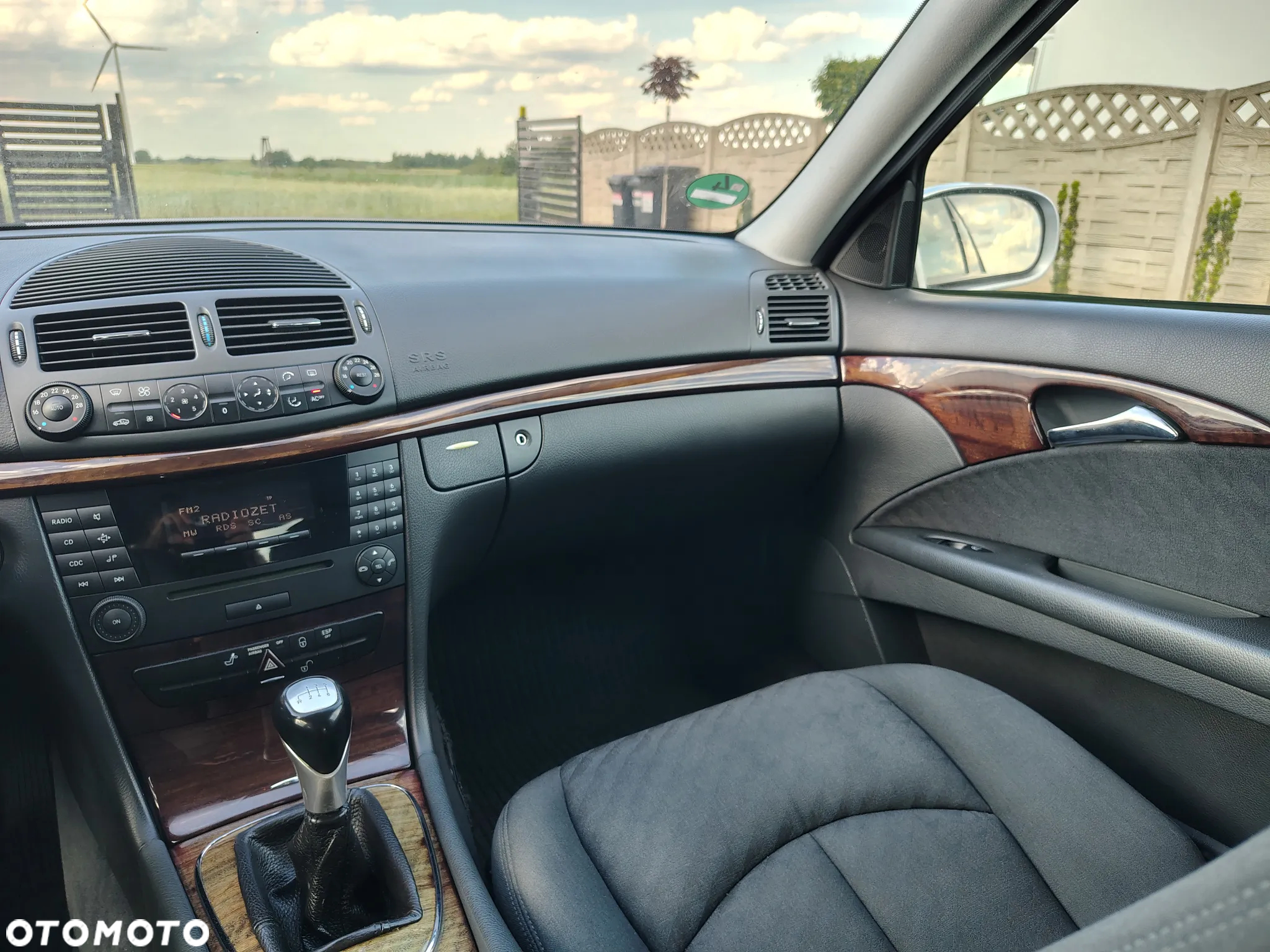 Mercedes-Benz Klasa E 200 Kompressor T Classic - 19