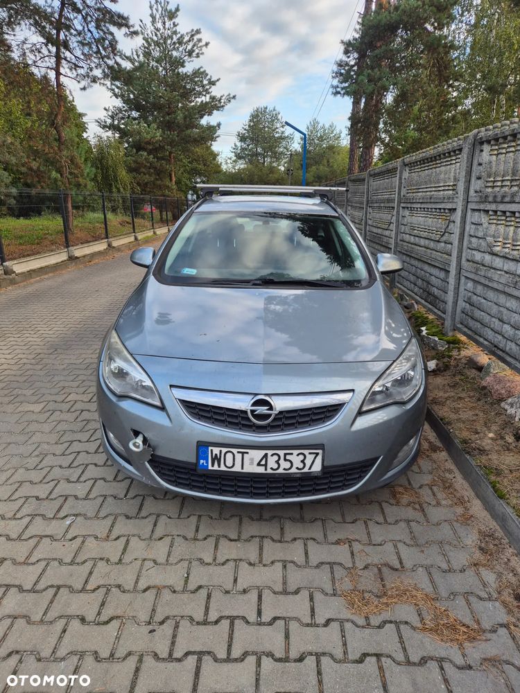 Opel Astra GTC 1.4 Turbo - 2