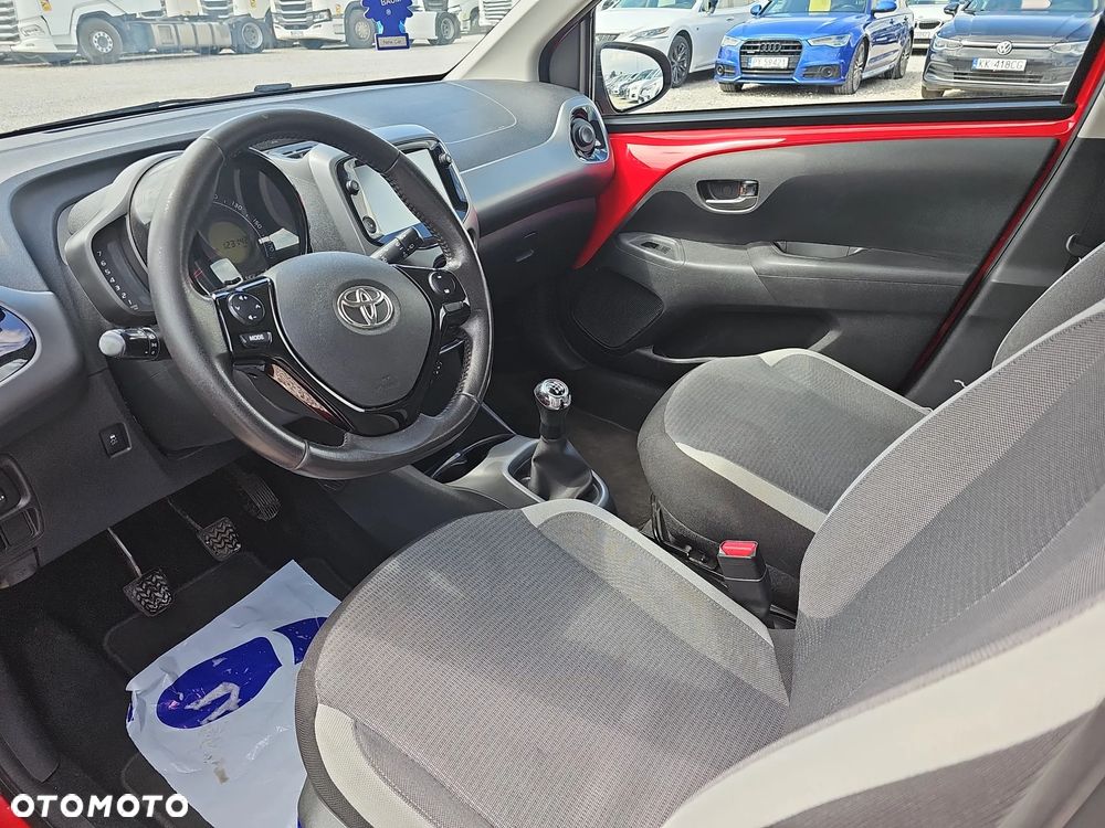 Toyota Aygo x-play - 10