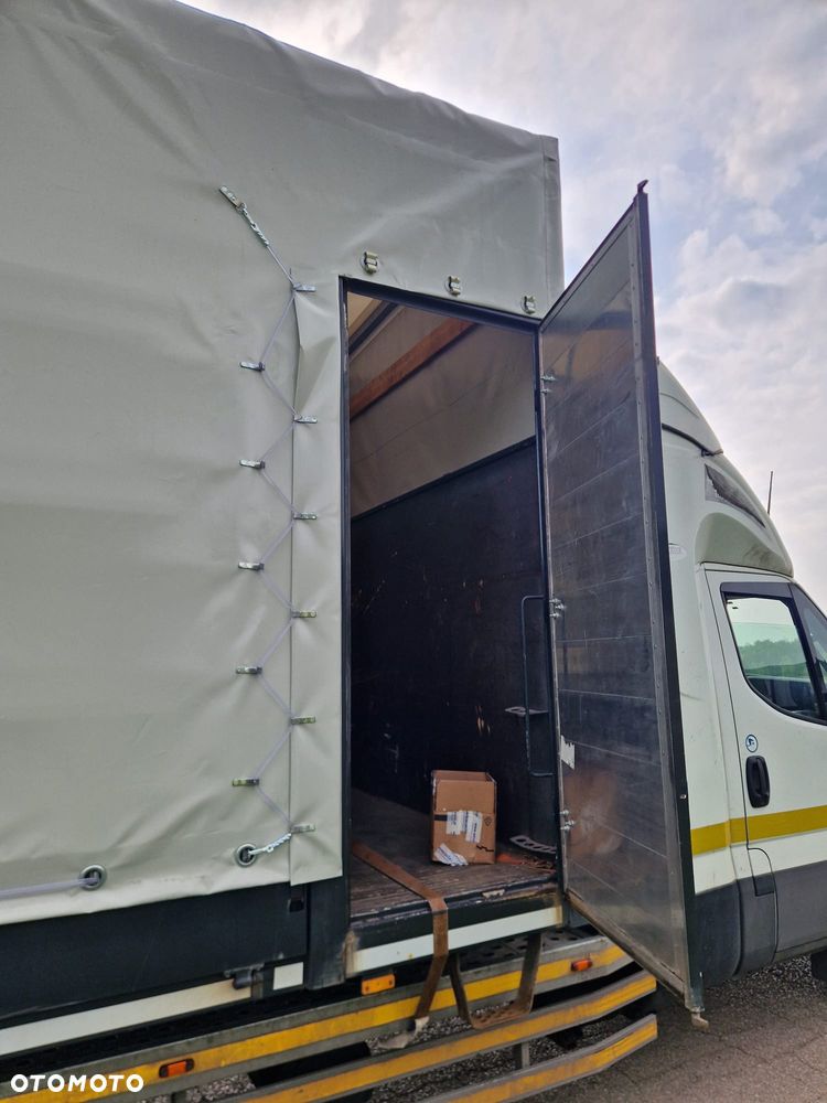 Kontener Zabudowa IVECO Plandeka Winda 6.16x2.47x2.56 - 17