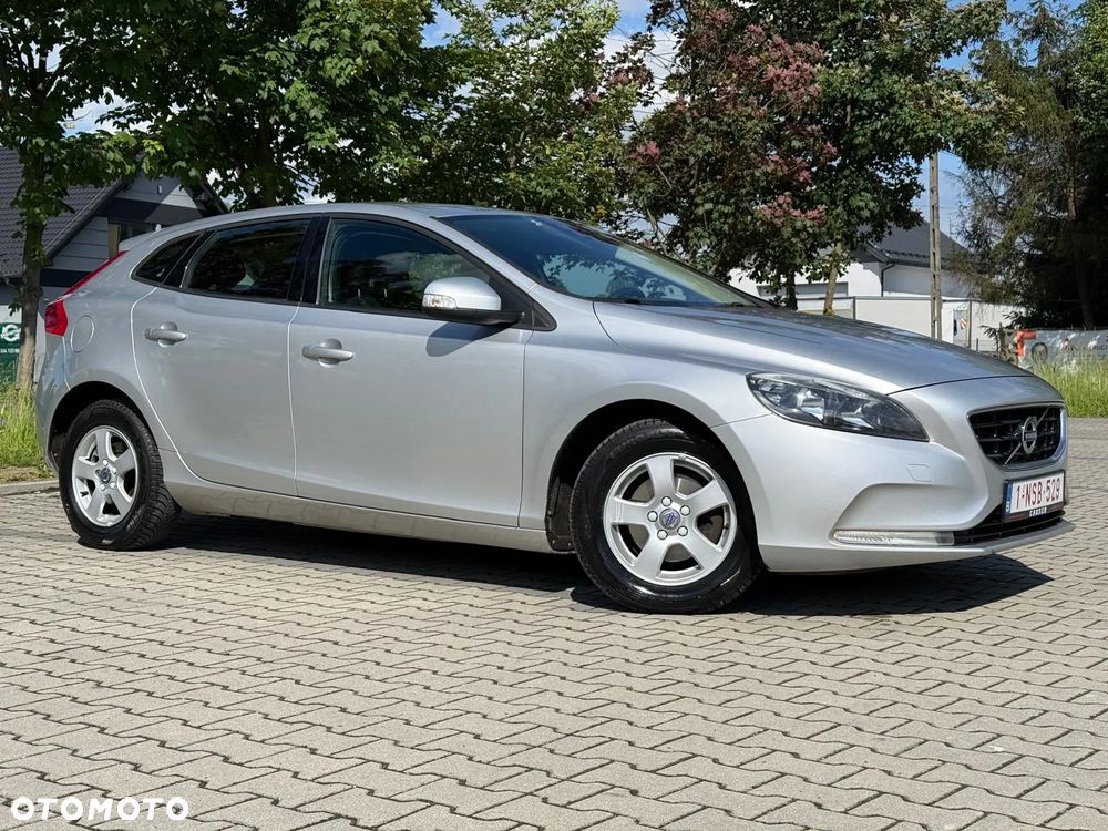 Volvo V40 D2 Momentum - 16