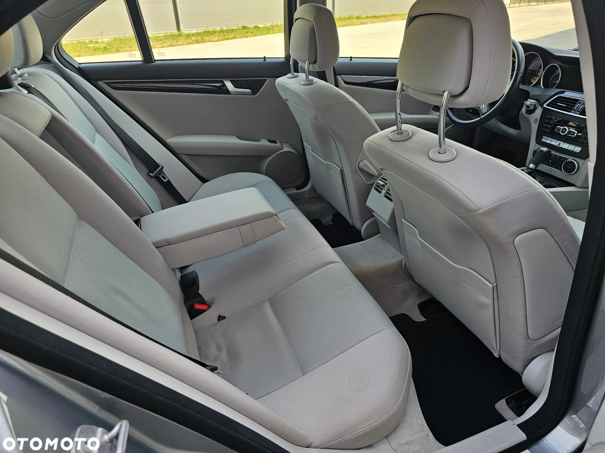 Mercedes-Benz Klasa C 180 BlueEFFICIENCY 7G-TRONIC Elegance - 15