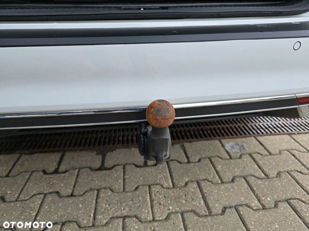 Volkswagen Passat 2.0 TDI SCR DSG 4Motion Elegance - 13