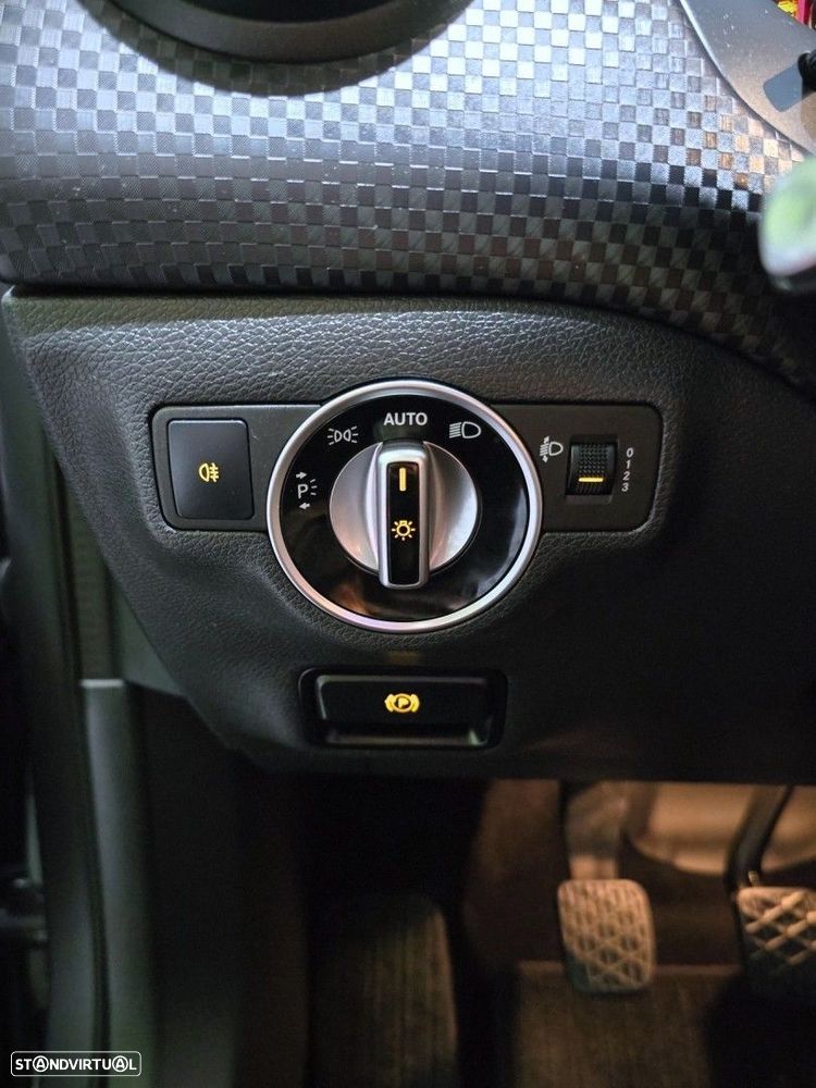 Mercedes-Benz A 180 d Urban — fotografia 19