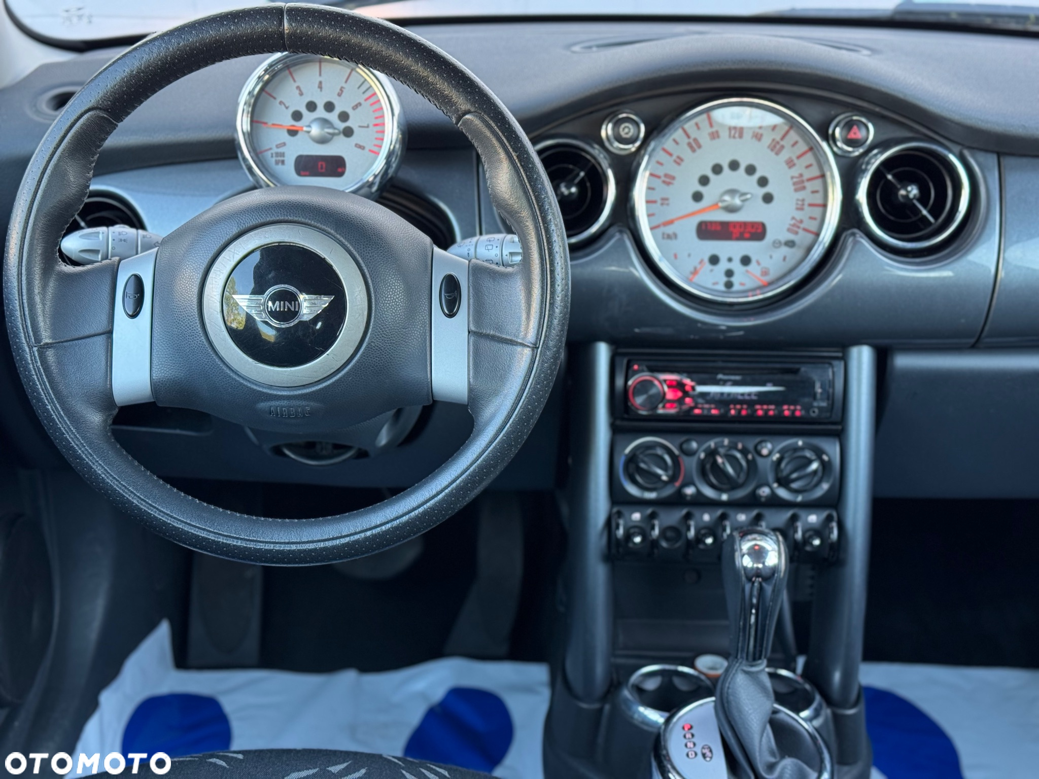 MINI ONE - 10
