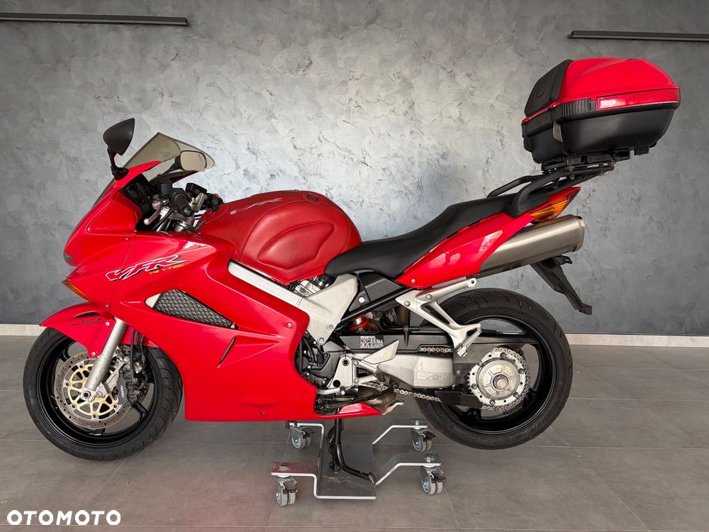 Honda VFR - 2