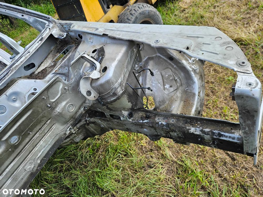 Błotnik Ćwiartka LY7W Poszycie Słupek Próg Podłużnica Dach Audi A6 C6 Sedan - 8