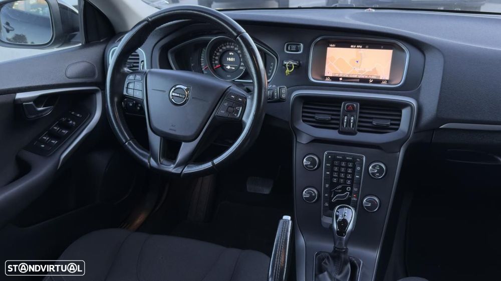 Volvo V40 - 24