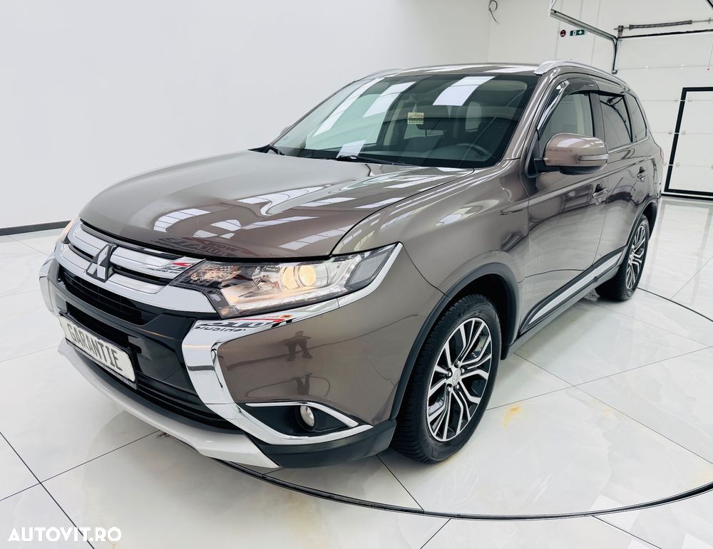 Mitsubishi Outlander 2.2 DI-D 4WD Automatik Intense - 1