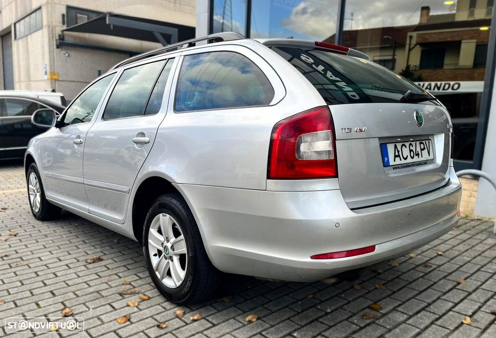 Skoda Octavia Break 2.0 TDI DPF 4x4 DSG Elegance - 3