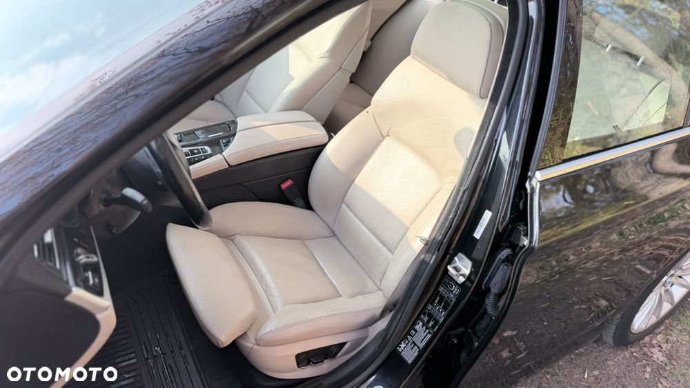 BMW Seria 5 530d xDrive - 39