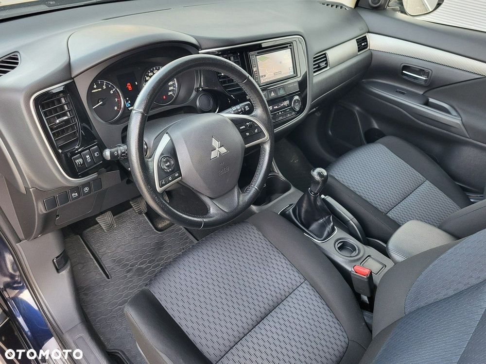 Mitsubishi Outlander - 13
