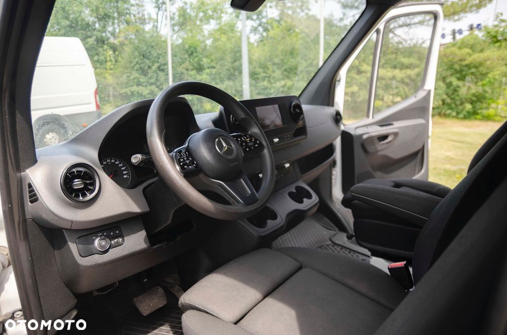 Mercedes-Benz Sprinter - 17