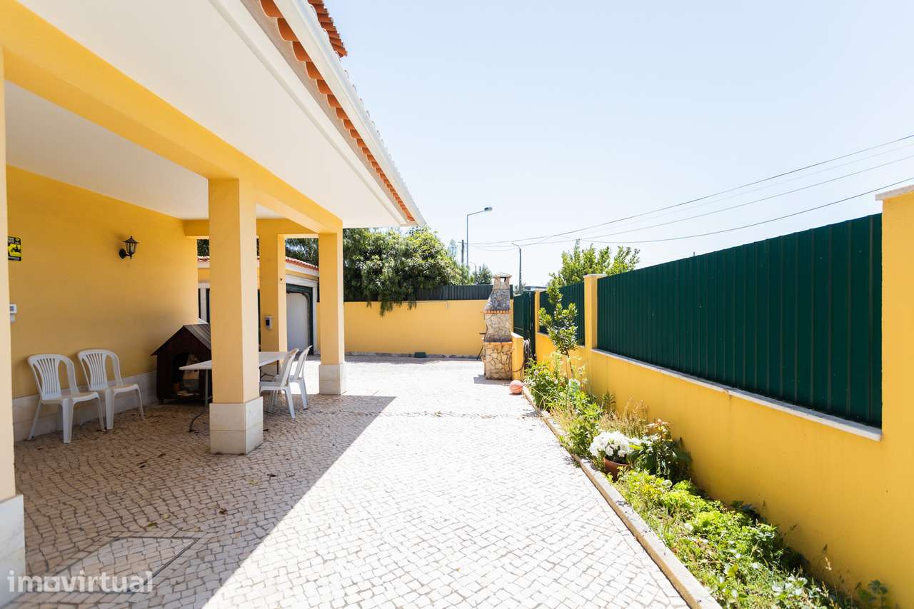 Moradia T3+1 com Jardim e Excelente Exposição solar em São Domingos de - Grande imagem: 5/34