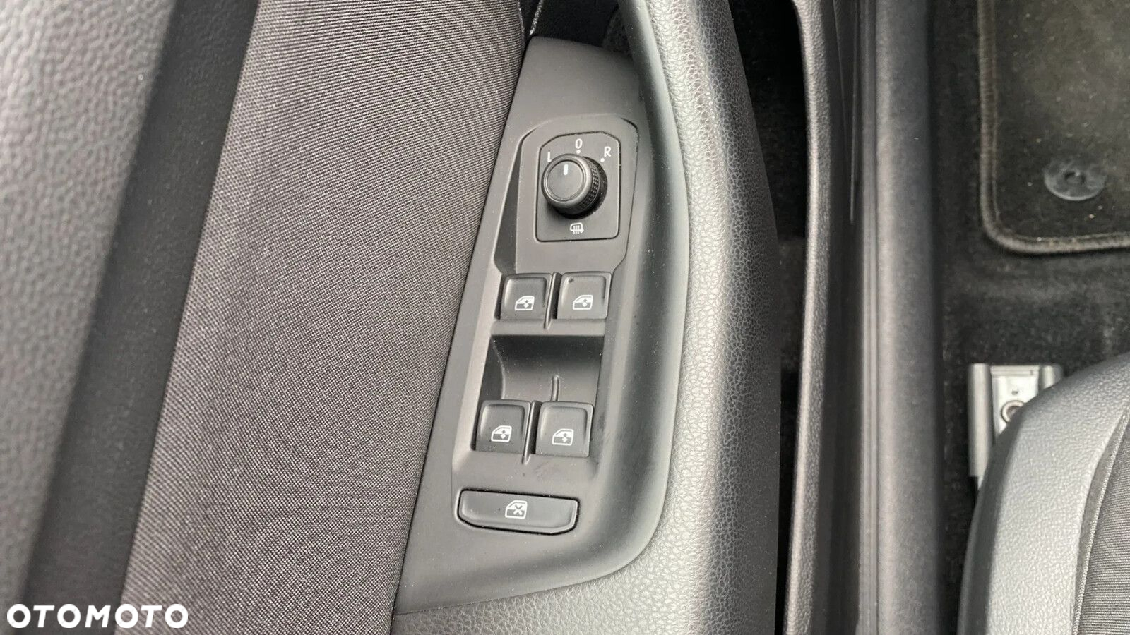 Volkswagen Passat - 24