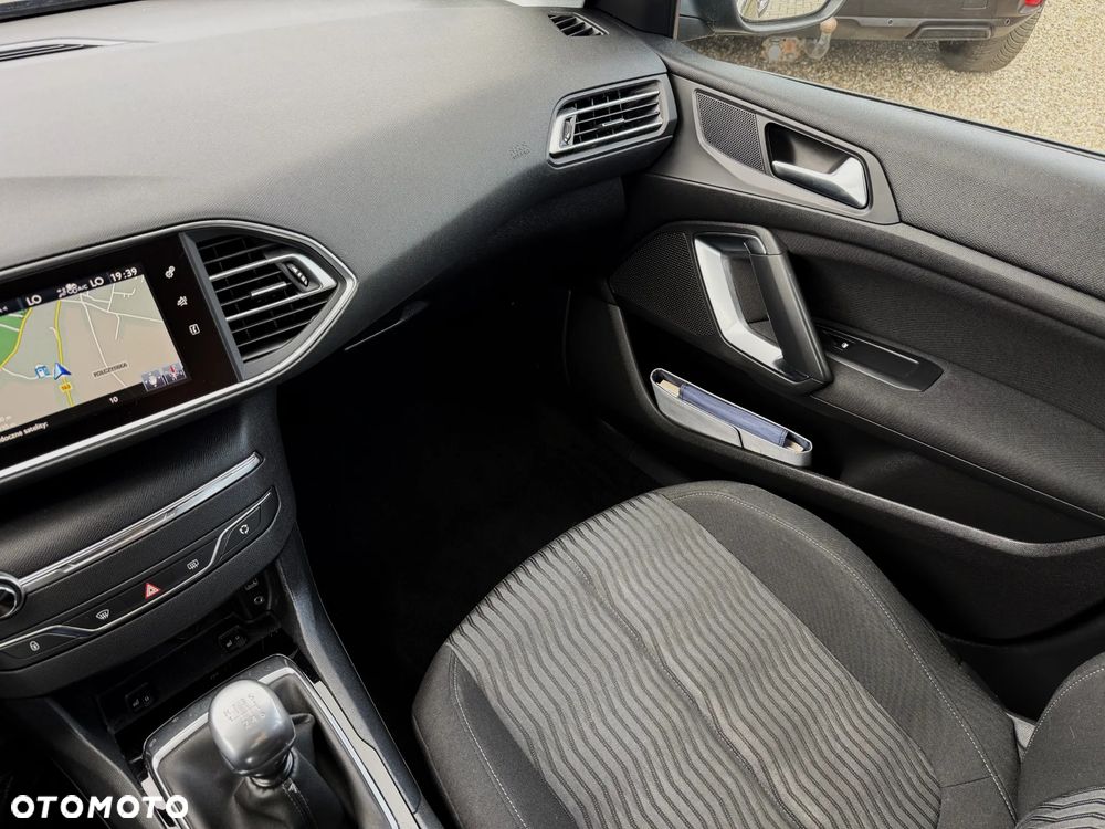 Peugeot 308 125 THP Active - 17
