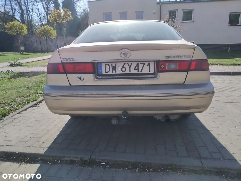 Toyota Camry 2.2 LE - 4