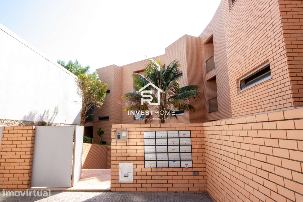 Apartamento T2 | Mobilado e Equipado | Varandas | Garagem | Arrumos - Grande imagem: 2/43