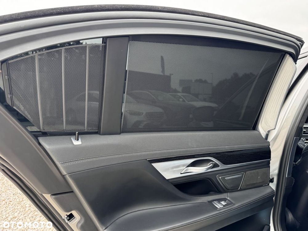 BMW Seria 7 - 22