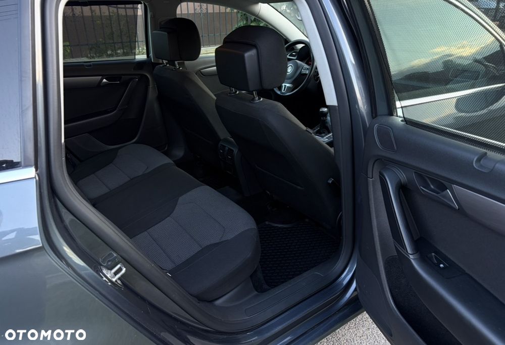 Volkswagen Passat 2.0 TDI Highline - 9