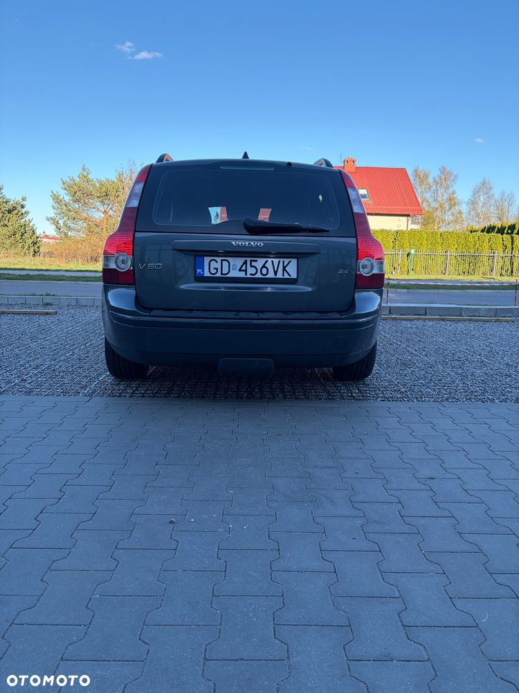 Volvo V50 2.4 Momentum - 4