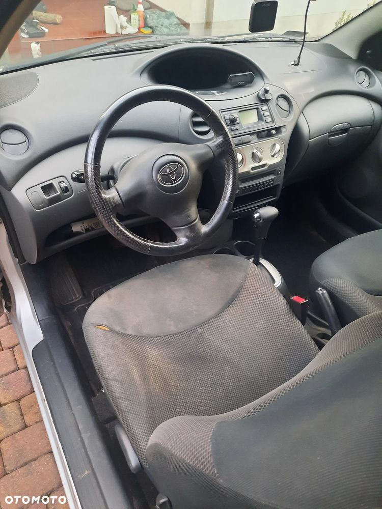 Toyota Yaris 1.3 Luna - 16