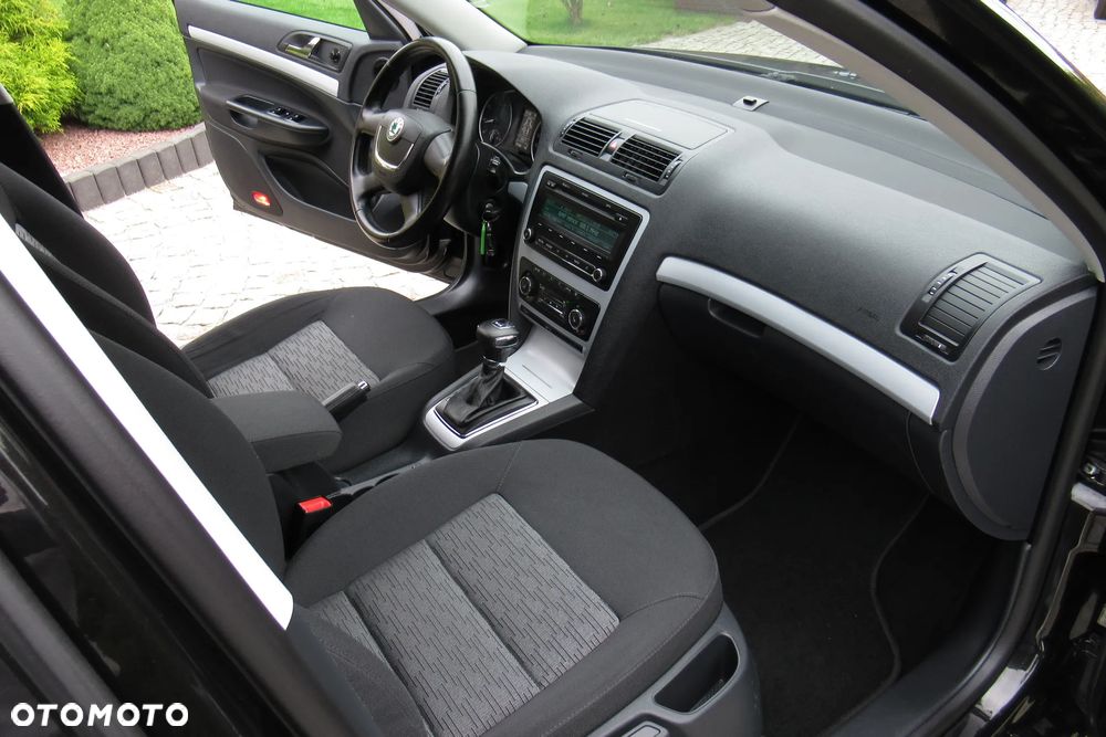 Skoda Octavia Combi 1.4 TSI DSG Ambition - 32