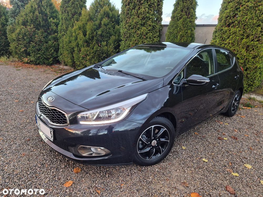 Kia Ceed 1.6 GDI Dream-Team Edition - 12