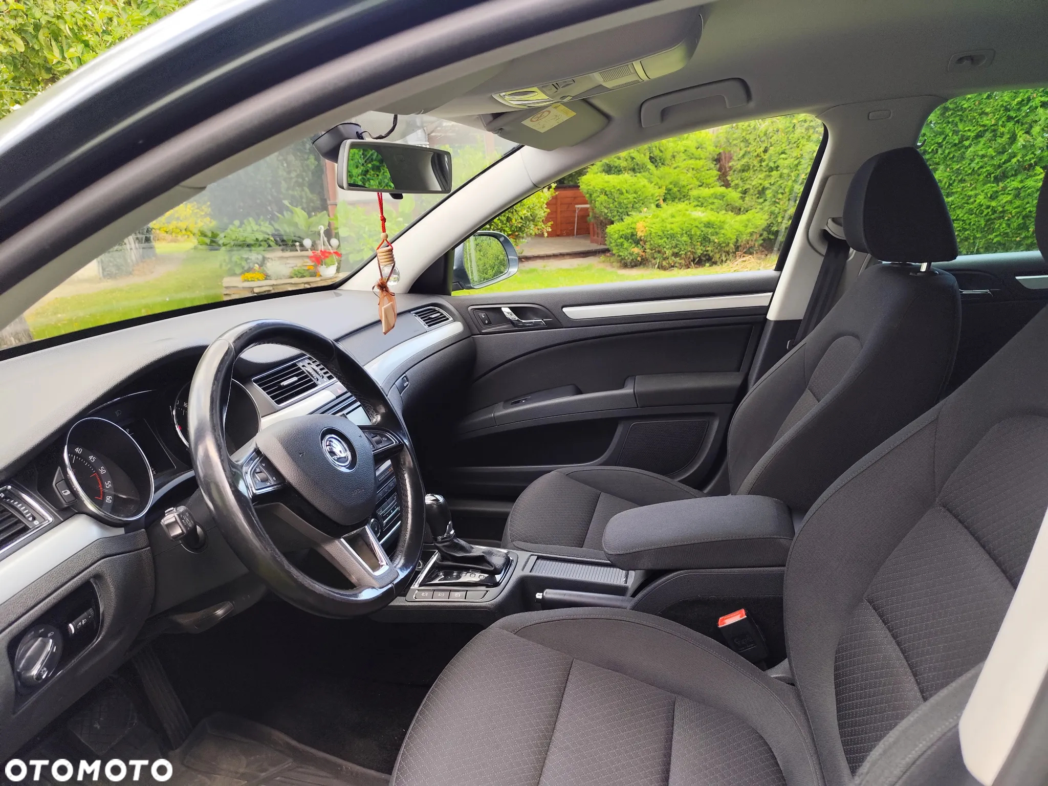 Skoda Superb 2.0 TDI Comfort DSG - 11