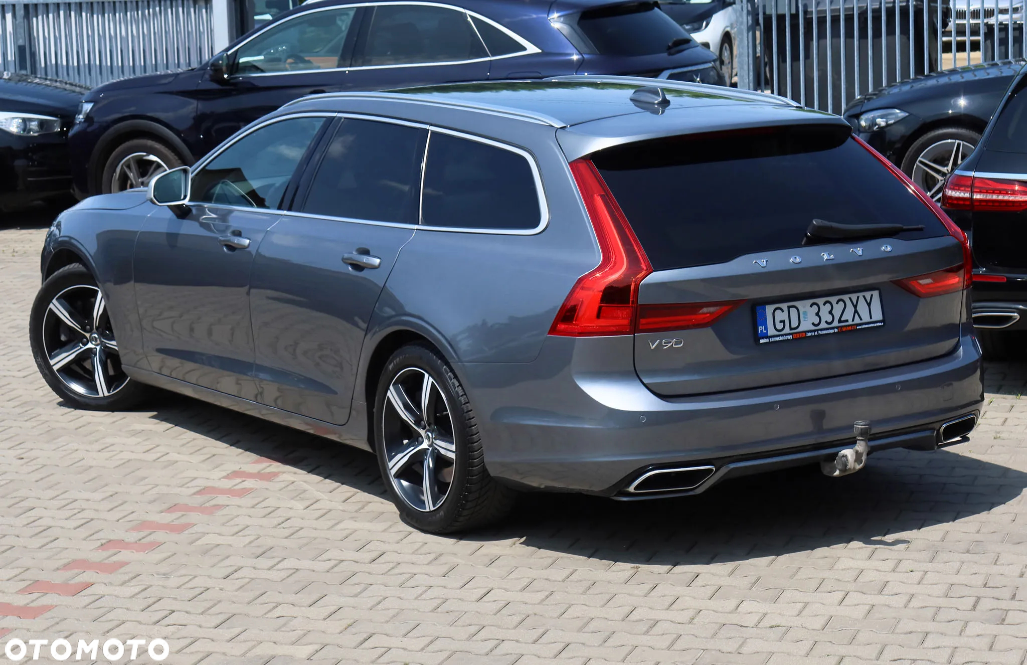 Volvo V90 D5 AWD R-Design - 33