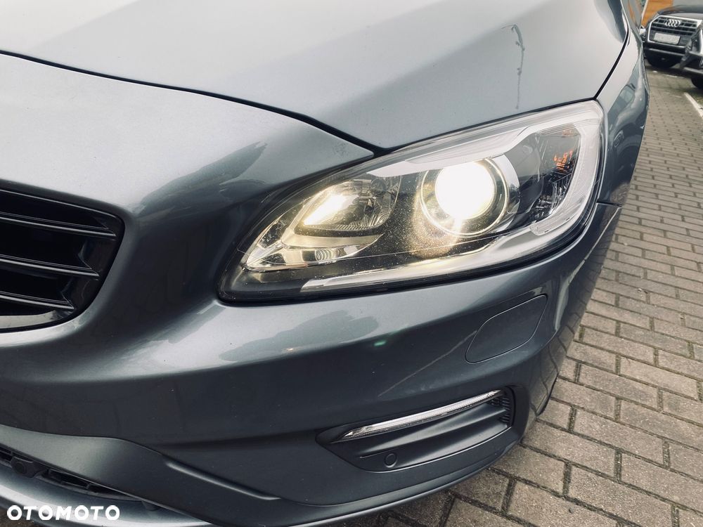 Volvo V60 D4 Geartronic R-Design - 13