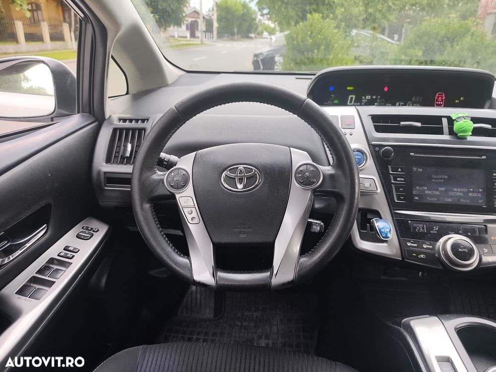Toyota Prius+ (Hybrid) - 10