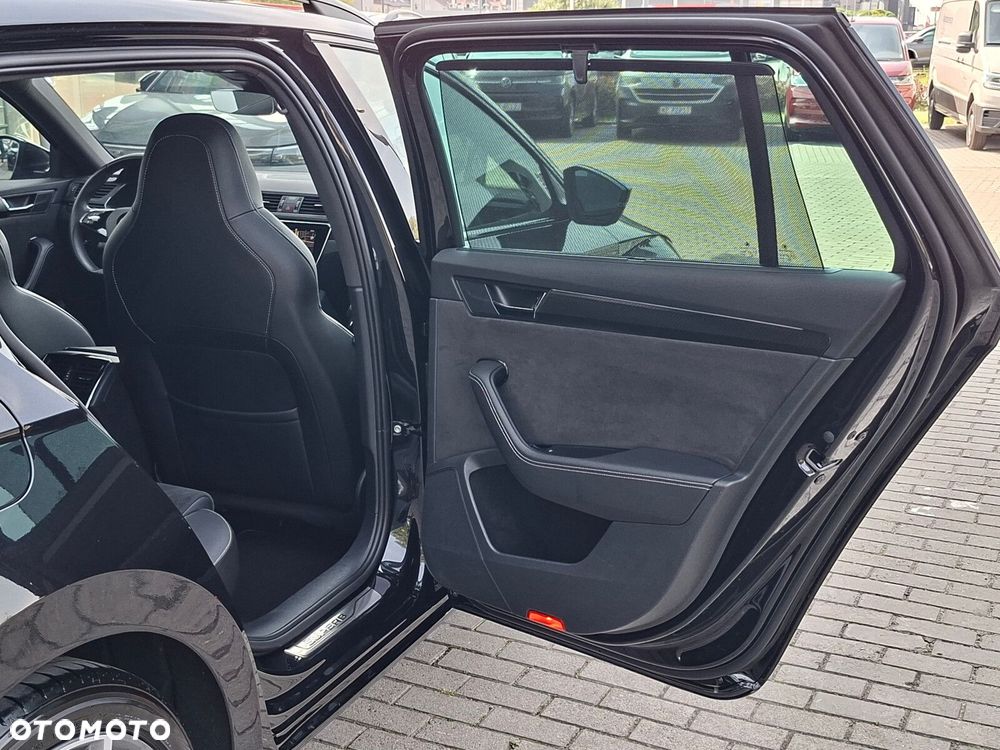 Skoda Superb 2.0 TDI SCR 4x4 Sportline DSG - 16