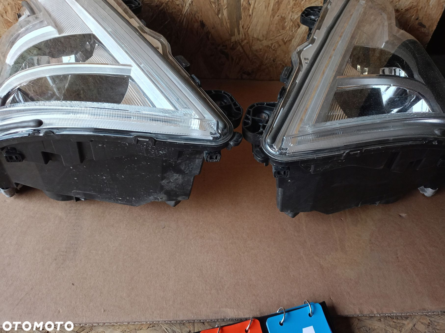 LAMPA REFLEKTOR H7 PRAWY LEWY VOLVO FH5 - 2