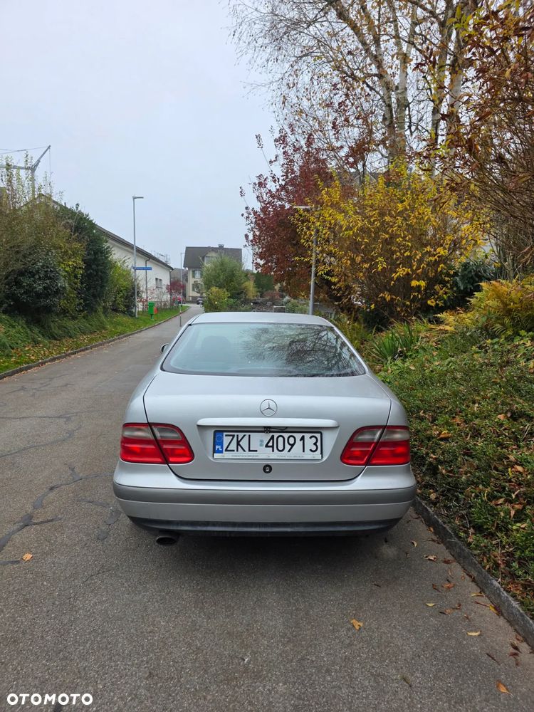 Mercedes-Benz CLK - 5