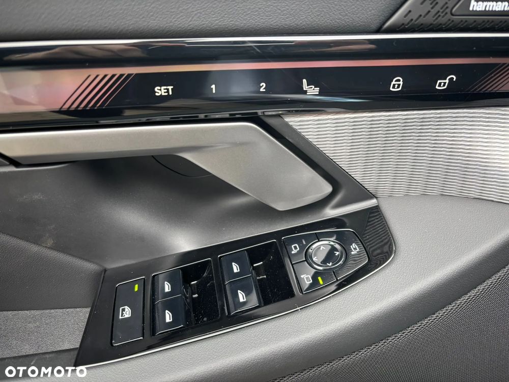 BMW Seria 5 520d xDrive mHEV M Sport - 10