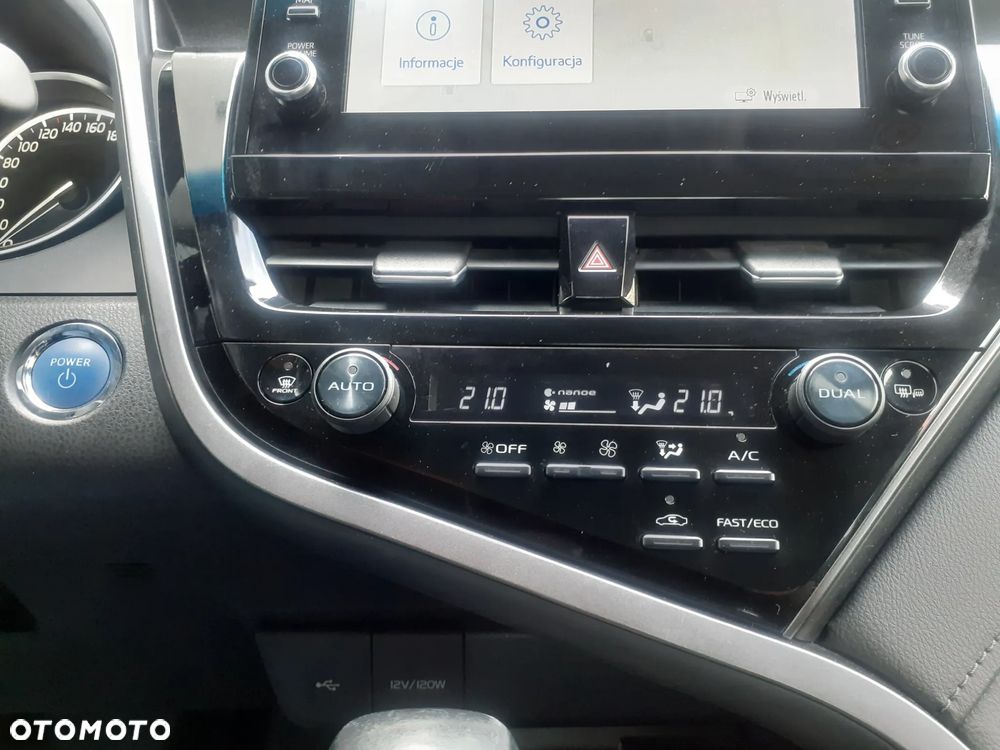 Toyota Camry 2.5 Hybrid Executive CVT - 16