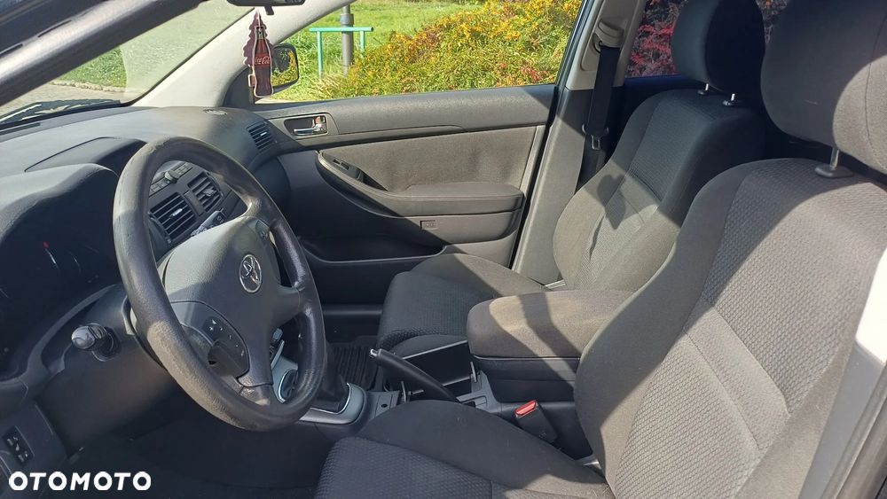 Toyota Avensis 1.8 VVT-i Combi Edition - 10