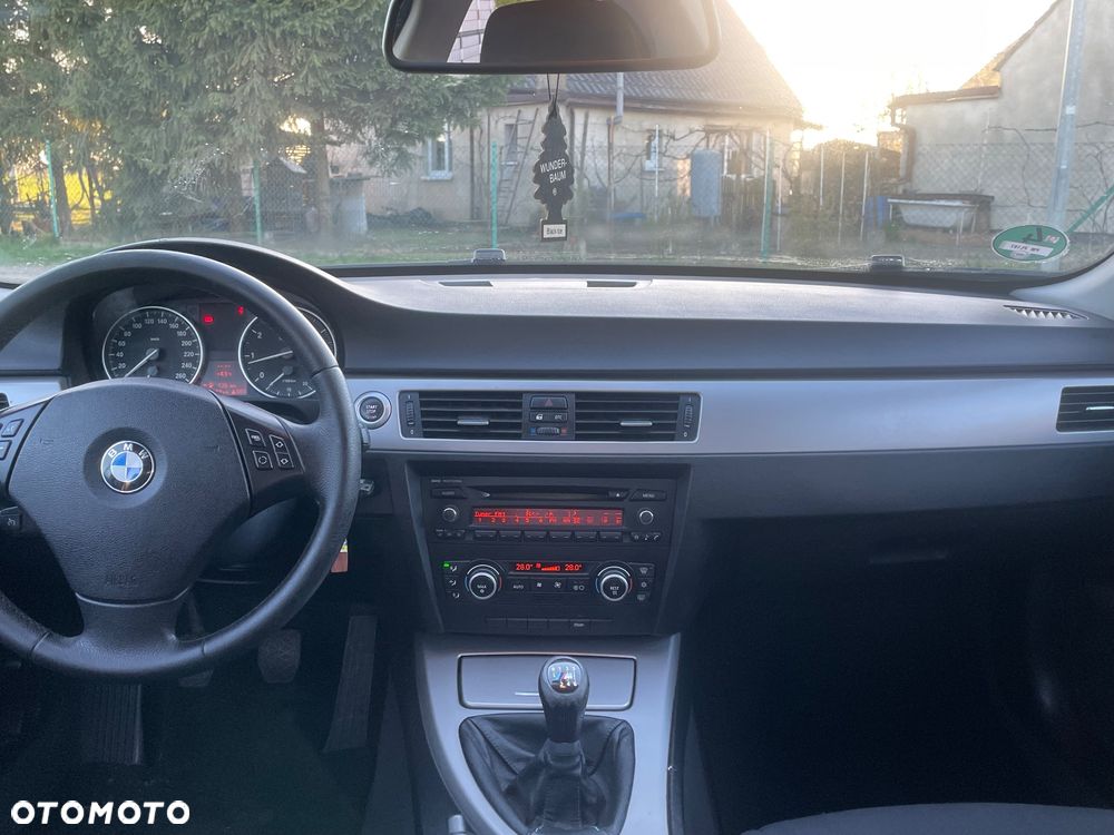 BMW Seria 3 318i Edition Exclusive - 20