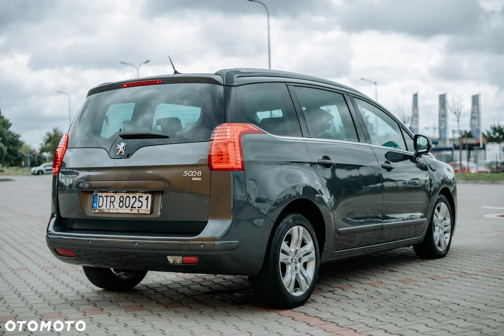 Peugeot 5008 - 5