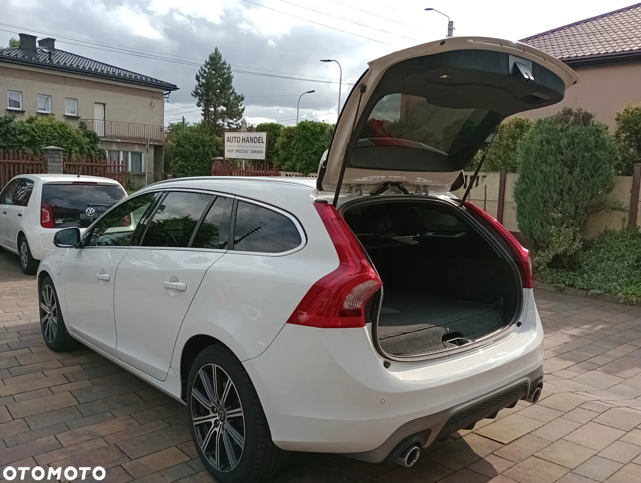 Volvo V60 D5 AWD R-Design Summum - 9
