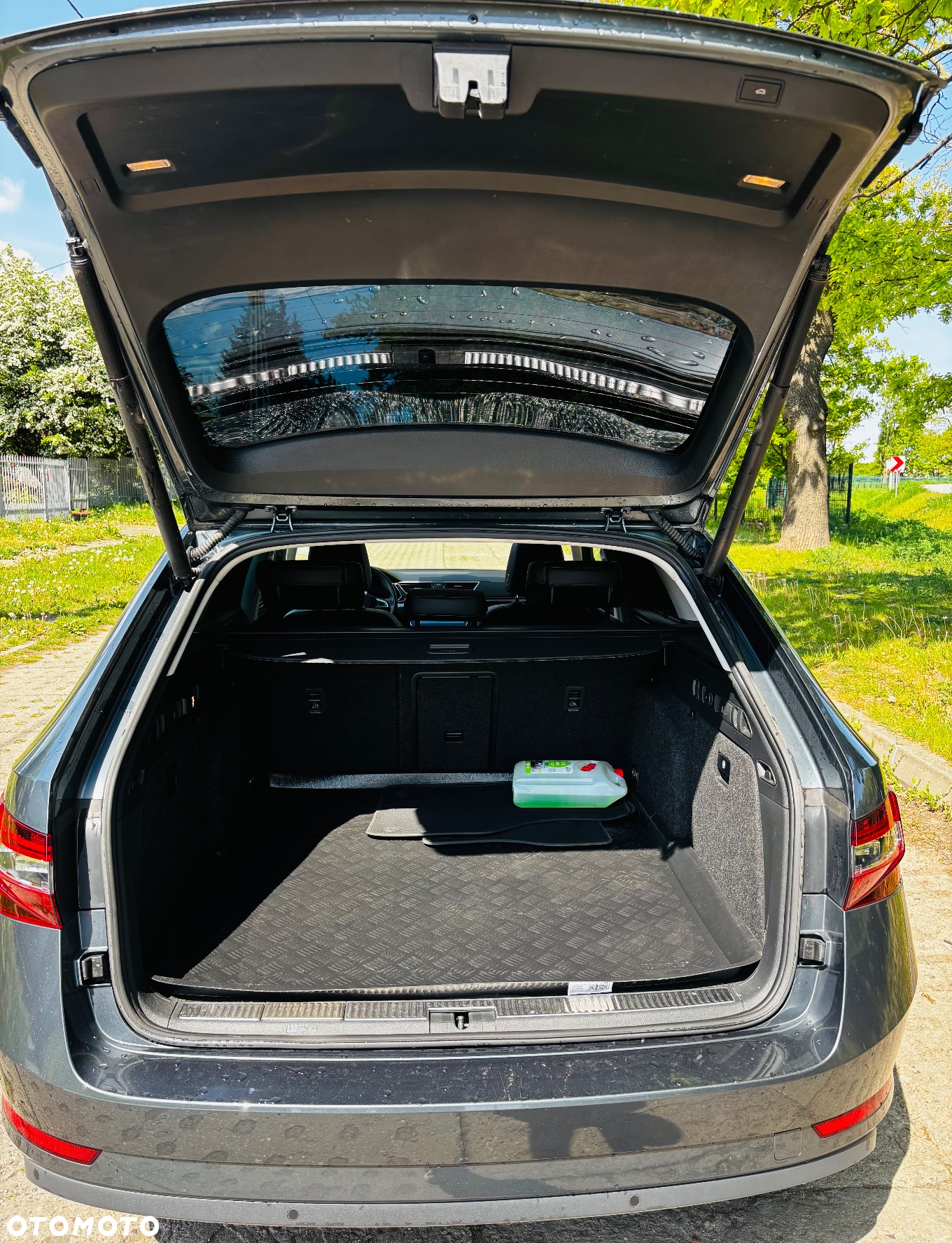 Skoda Superb 2.0 TDI DSG L&K - 26