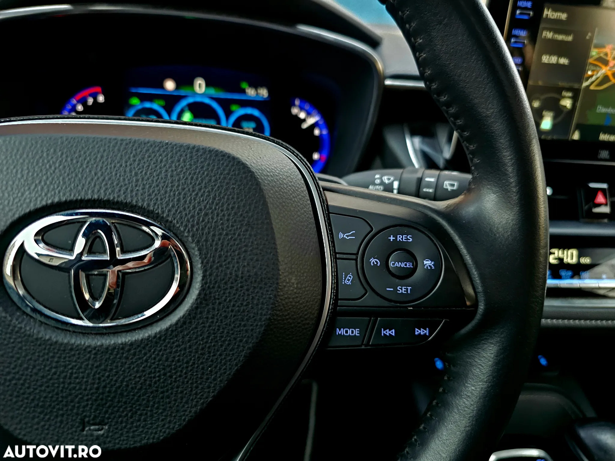 Toyota Corolla 2.0 HSD Exclusive Plus GR Sport Bi-Tone - 21
