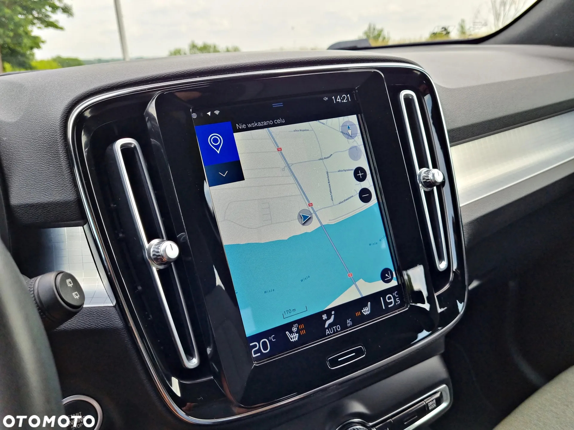Volvo XC 40 D3 Momentum Pro - 22