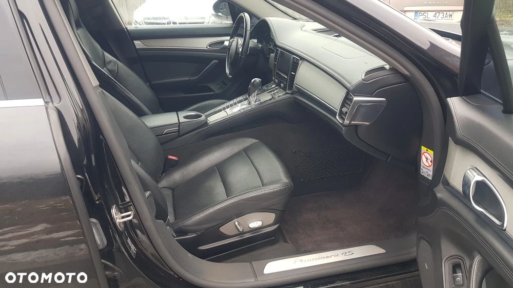 Porsche Panamera 4S PDK - 29