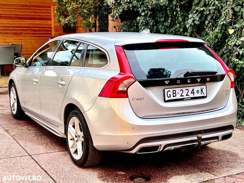 Volvo V60 D6 Plug-In-Hybrid AWD Geartronic Momentum - 2