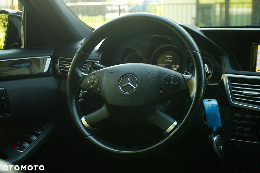 Mercedes-Benz Klasa E 350 CDI BlueEff Avantgarde - 34